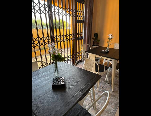 340M² GUESTHOUSE FOR SALE IN RUSTENBURG RURAL